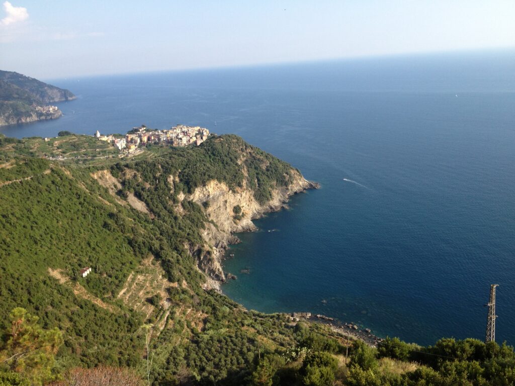 View of the Cinque Terre coast from the historic trail 501, which connects Castè to Riomaggiore.