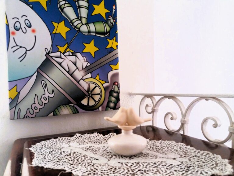 "Evenings in the Village of Castè," illustrated by Simone Lucchesi. A décor that contrasts the antique with the modern makes the Castè Style Holiday Home—located in the Ligurian hinterland near the Cinque Terre—unique and welcoming