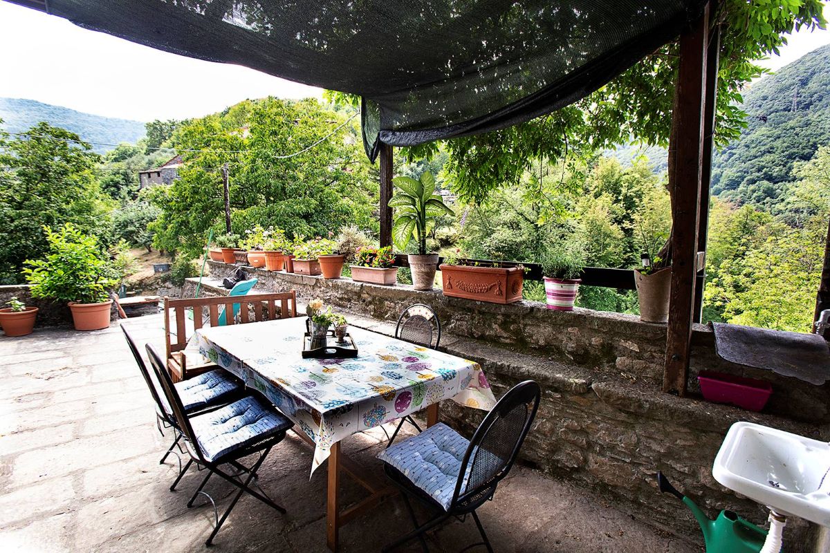 Castè Style Stay Hamlet- antica casa padronale del 700 nel borgo castè vicino alle Cinque Terre - Liguria