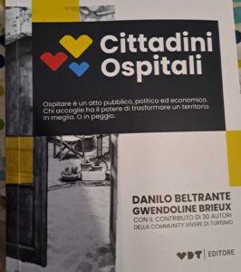 libro cittadini ospitali Vivere di Turismo- Turismo rigenerativo
