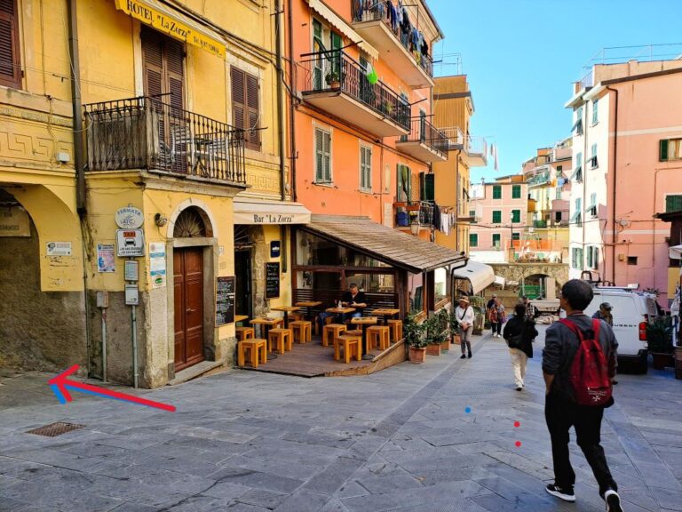 via Gramsci nel cuore di Riomaggiore - a pochi metri dal mare