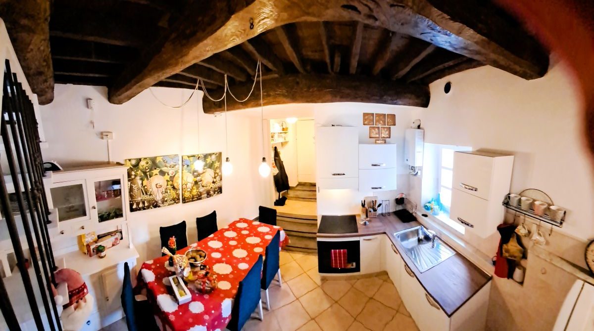 moderna cucina in antica dimora Castè Style stay hamlet