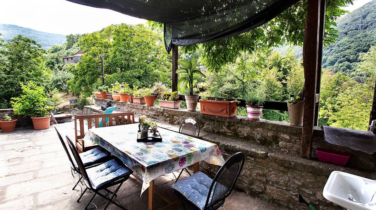 Castè Style Stay Hamlet- antica casa padronale del 700 nel borgo castè vicino alle Cinque Terre - Liguria